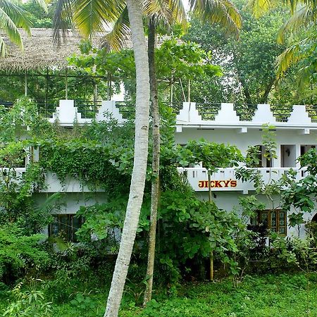 Jickys Nest Hotel Varkala Quarto foto